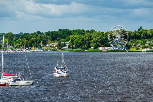 Blick über die Warnow in Rostock