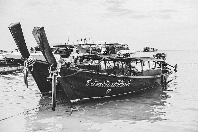 Bootjes in de Wateren van Koh Lipe van Ken Tempelers
