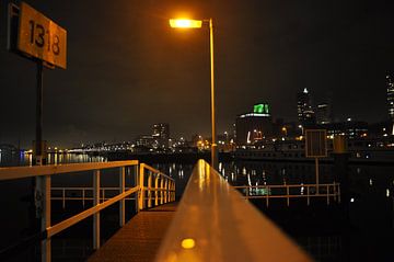 Rotterdam by night van Maurits Eykman