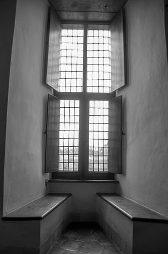 Schlossfenster.Muiderslot.Muiden.schwarz-weiß