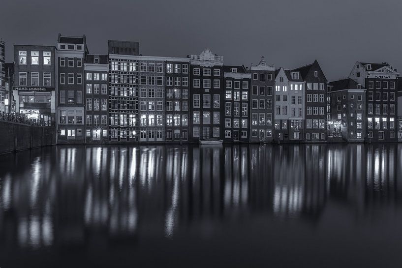 Damrak in Amsterdam am Abend - 4 von Tux Photography
