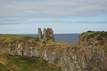 Dunseverick Castle is de ruïne van een kasteel in County Antrim, Noord-Ierland. van Babetts Bildergalerie