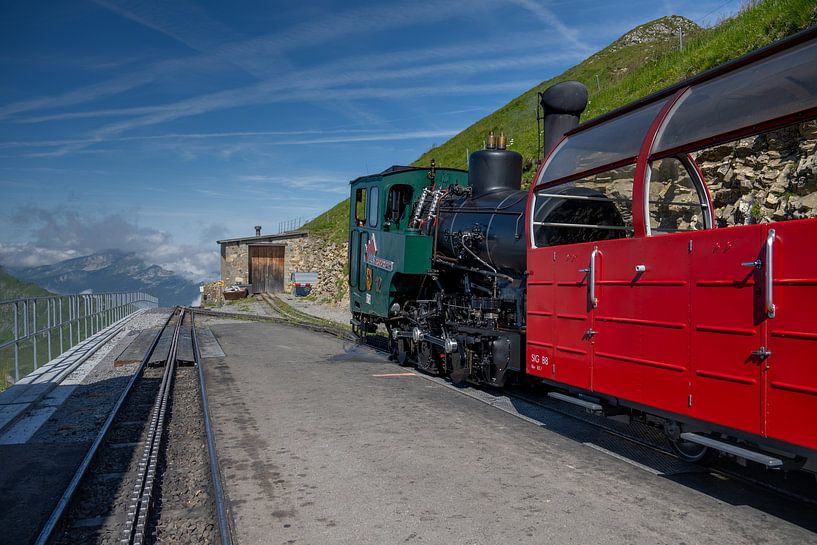 Brienzer Rothornbahn by Bart van den Dikkenberg