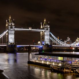 Tower Bridge in der Dunkelheit von Fromm me pictures