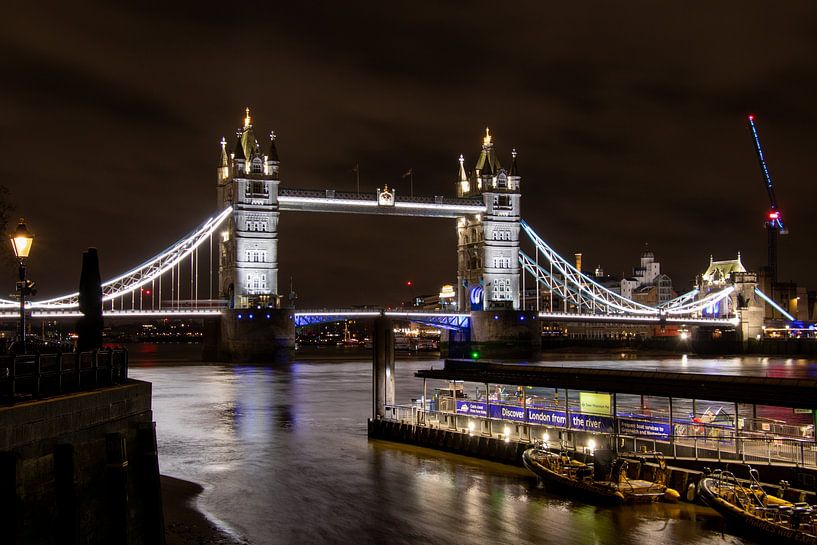 Tower Bridge in der Dunkelheit von Fromm me pictures