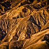 Paysage d'érosion abstrait à Zabriskie Point dans le parc national de la Vallée de la Mort, aux État sur Dieter Walther