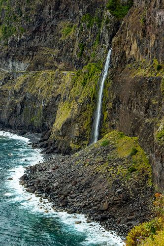 Madeira, Wasserfall am Meer