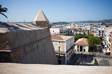 Ibiza-Stadt: Blick von der Altstadtmauer auf die Stadt