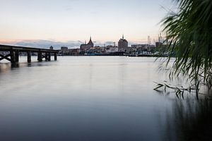 Blick über die Warnow auf Rostock