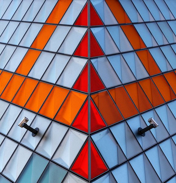 Almost symmetrical.. by Tomasz Buczkowski ( Tomush )