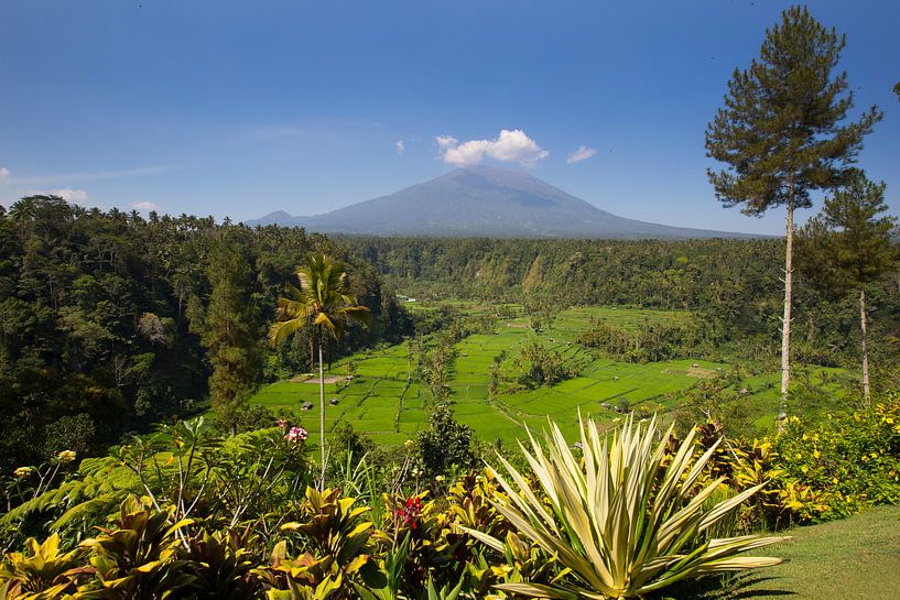 Vues du mont Agung à Bali, en Indonésie par Willem Vernes