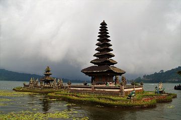 Pura Ulun Danu Bratan-Tempel Indonesien von Maurits Bredius