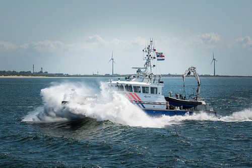 Politieboot P45 in golf