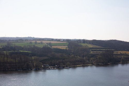 Impressies van het Baldeney-meer in Essen, Duitsland