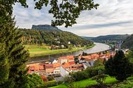 Uitzicht over de Elbe naar Saksisch Zwitserland van Rico Ködder thumbnail