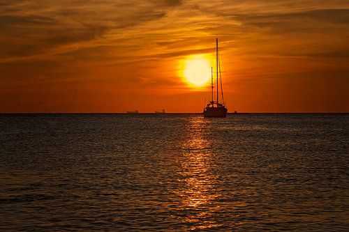 zonsondergang eagle beach