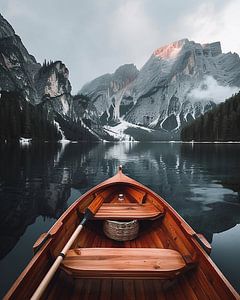 Blick über das Boot auf den See
