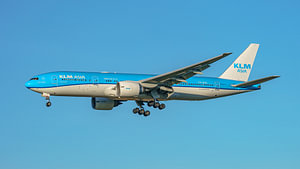 Fast wieder zu Hause: KLM Boeing 777-200 kurz vor der Landung.