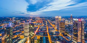 Bankenviertel in Frankfurt bei Nacht von Werner Dieterich