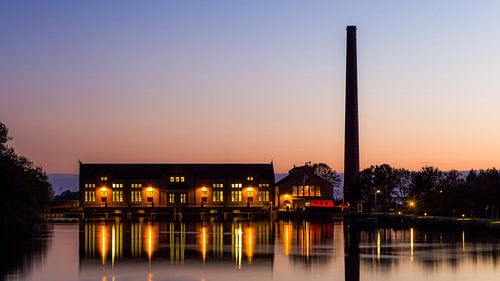Ir. D.F. Woudagemaal tijdens zonsondergang