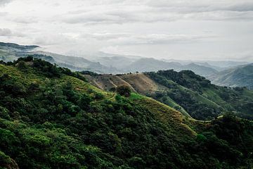 Heuvellandschap van Costa Rica van Joep Gräber