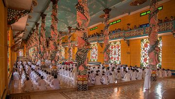 Vietnam: Cao Đài tempel (Tây Ninh) van Maarten Verhees
