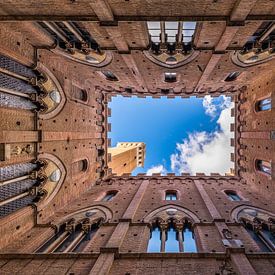 Torre del Mangia in Siena von Denis Feiner