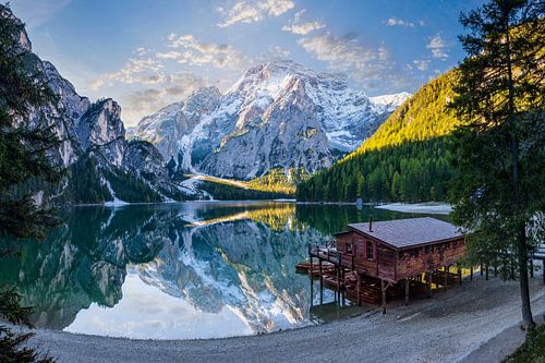 Het meer van Braies in Zuid-Tirol