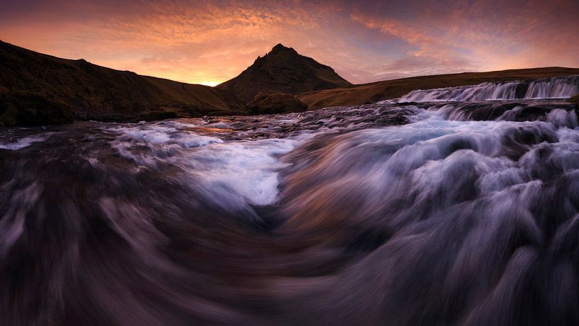 Fluss Skoga, Island von Sven Broeckx