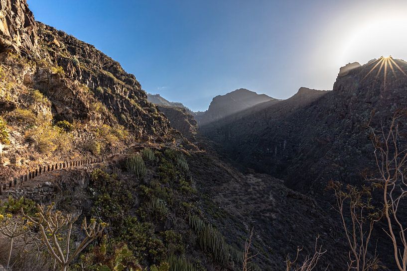 Zonnestralen in de Barranco del Infierno van Alexander Wolff