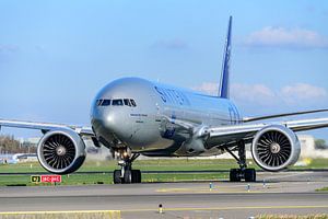 KLM Boeing 777-300 (PH-BVD) in SkyTeam-Lackierung.
