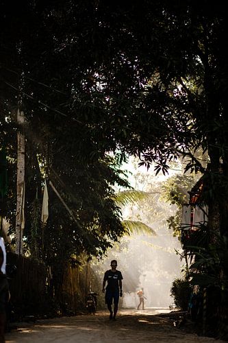 Man in dorpje in Filipijnen