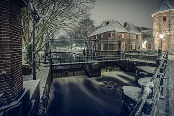 The lock at the Koppelpoort in Amersfoort by Marcel van den Bos