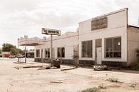 Uniroyal tankstation lang Route 66 van Els Broers thumbnail
