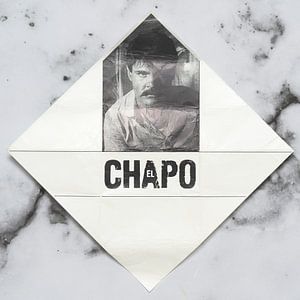 Zwergpfosten El Chapo auf Marmor