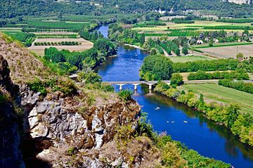 Vue de rêve sur la vallée de la Dordogne depuis la bastide de Domme