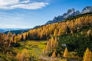 Paysage de montagne "Une belle journée d'automne dans les Alpes". sur Coen Weesjes