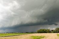 Rolwolk boven de Schermer van Ellen van Schravendijk thumbnail