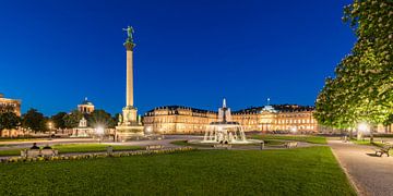 Schlossplatz in Stuttgart in de avonduren van Werner Dieterich