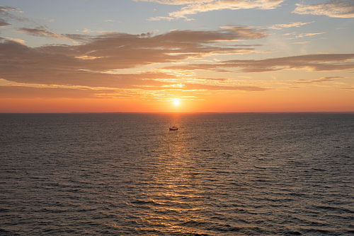 L'aube sur le Skagerrak | Un bateau de pêche plein de charme en mer