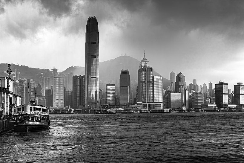 HONGKONG 35 - Het tyfoonseizoen van Tom Uhlenberg