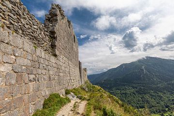 Château de Puilaurens Pays cathare, Languedoc-Roussillon, Pyrénées, sud de la France sur Russcher Tekst & Beeld