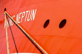 Ships in the harbour of IJmuiden. by scheepskijkerhavenfotografie