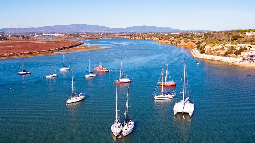 Aerial van de haven van Alvor in de Algarve Portugal von Eye on You