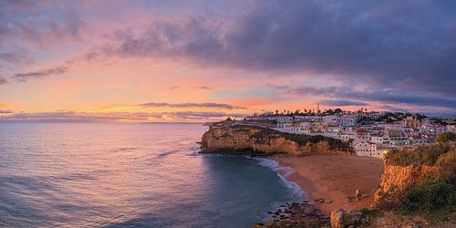 Zonsondergang in Carvoeiro, Portugal