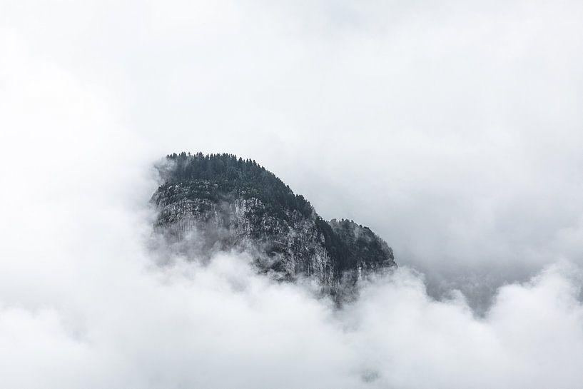 Berg in de wolken van Jarno Dorst