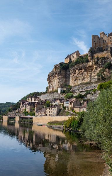 the castle of Beynac in the Dordogne area in France by ChrisWillemsen