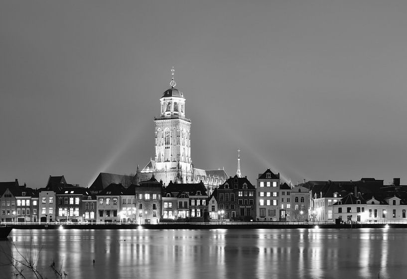 Deventer at night (black and white) by Wiljo van Essen