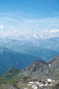 Vue des Alpes françaises depuis la Cime de Carron.