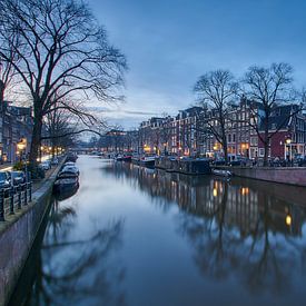 Amsterdamer Grachten in der blauen Stunde von Ad Jekel